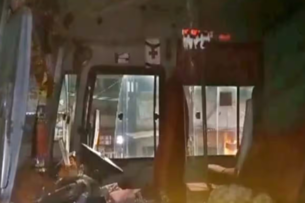 Bihar News – सड़क के बीच पॉलिटेक्निक छात्रों का व्याभिचार: विवाद और समाधान